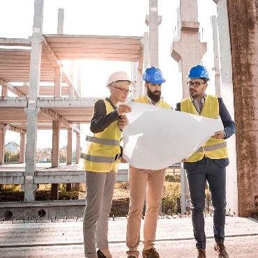 EMPRESA DE CONSTRUCCIÓN DE VIVIENDAS Y NAVES INDUSTRIALES EN LEÓN