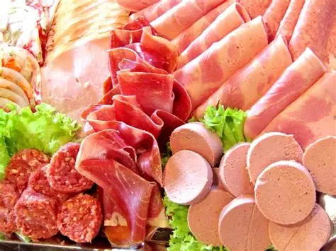 EMPRESA FAMILIAR DEDICADA A LA ELABORACIÓN Y DISTRIBUCIÓN DE EMBUTIDOS Y PRODUCTOS CÁRNICOS